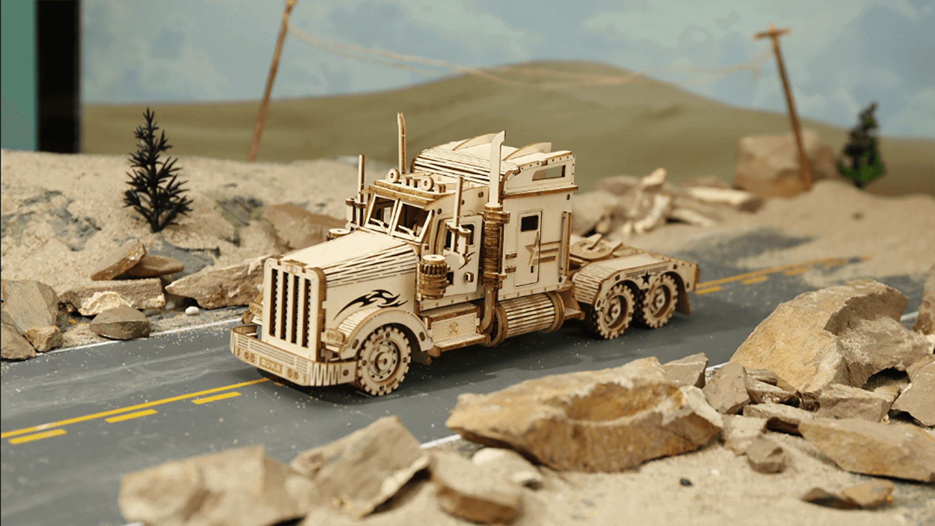 Get Smarter with Scale Models - Rokr